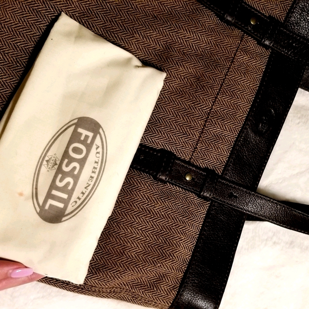 NWOT FOSSIL TOTE